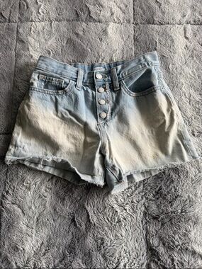 Old Navy Two-Tone Button-Front Denim Shorts - Light Blue & Cream